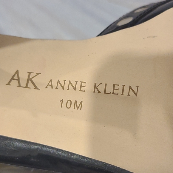 Anne Klein open toe heels - Picture 6 of 10